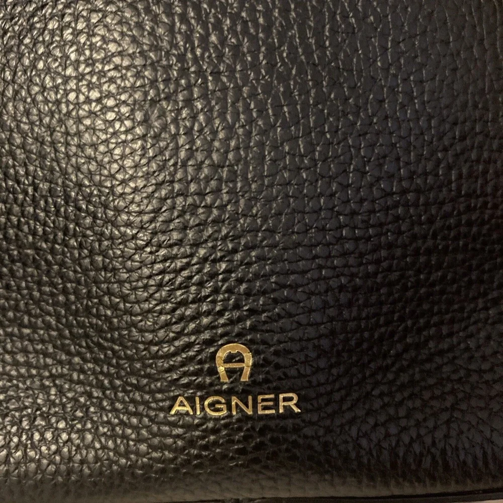 Aigner  Ivy S Hobo Handbag Purse‎ Black NWOT Crossbody